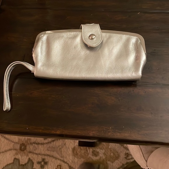Silver Nine West clutch - Picture 1 of 5